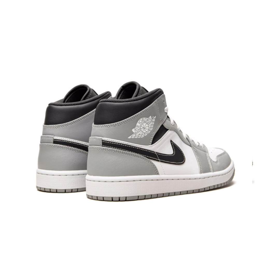⁦Jordan 1 Mid Light Smoke Grey sneakers – גורדן 1⁩ – תמונה ⁦3⁩